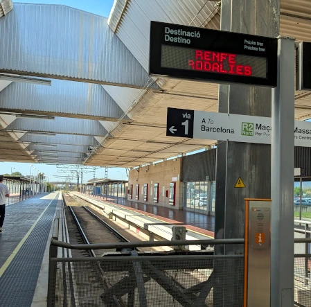 R2 Nord Zug Barcelona Flughafen